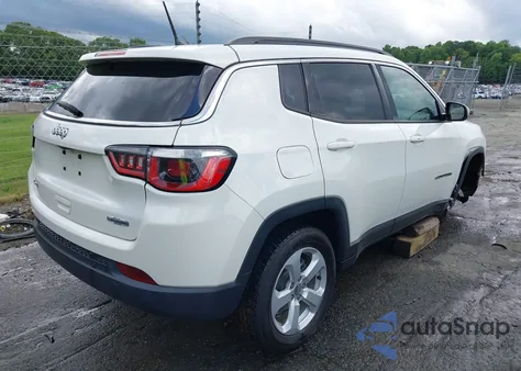 2018 Jeep Compass Latitude 4X4 из США, поврежденный, VIN 3C4NJDBBXJT320472